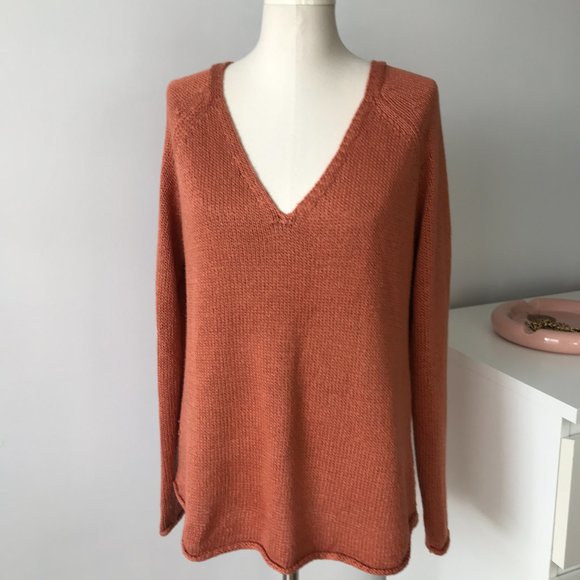 H&M Knitted Burnt Orange V-Neck Sweater - Picture 1 of 8